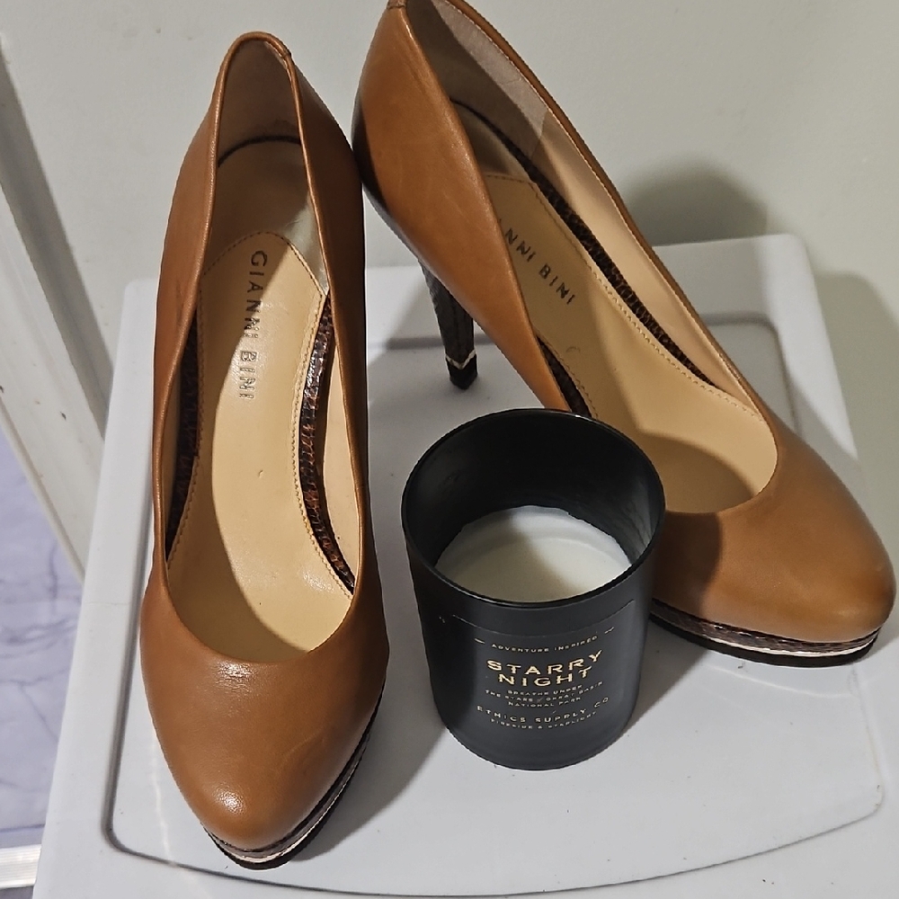 Gianni Bini Classic Brown Heels